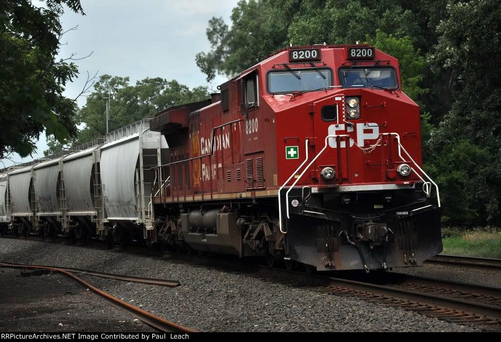 DPU shoves sand train west